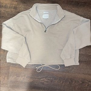 AE ahh-mazingly soft quart zip up crop top.